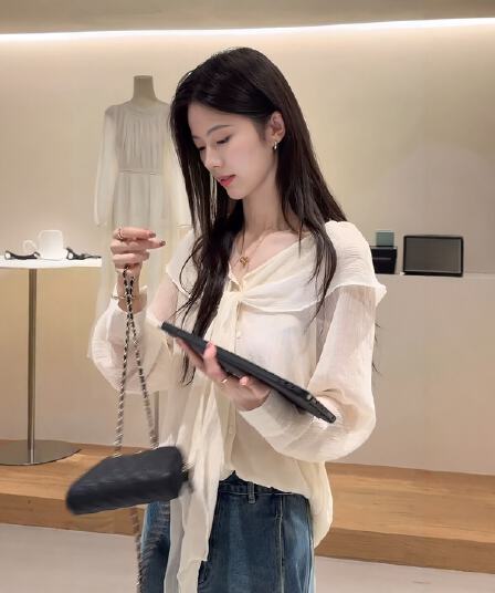 한국 스타일 화이트 리본 긴팔 오프숄더 여성 셔츠 이른 가을 새로운 품격 다용도 레이스업 셔츠 느슨함 센스 맨위