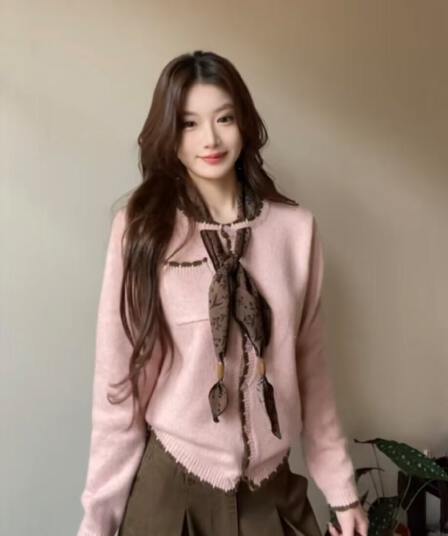 핑크색 작은 샤넬 스타일 레이스업 니트 스웨터 스웨터 여자 겨울 두꺼운 디자인 센스 작은 대중 부드러운 찹쌀 쇼트 스타일 카디건 코트