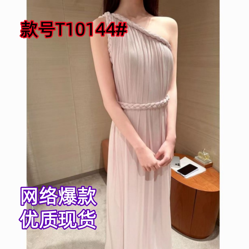 낮음 포화 상태 부드러운 안개 얕은 분말 조정 나만의 것을 가져와 라. 감기 필터 드레스 빛 럭셔리 우아함 절묘한 고급 센스 미시