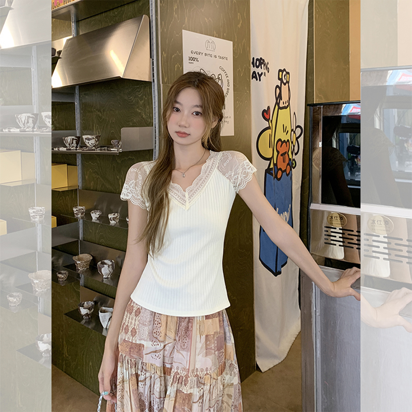 MY10832# 针织V领蕾丝拼接短袖T恤女新款纯欲显瘦花边飞袖上衣女裝貨源服裝批發