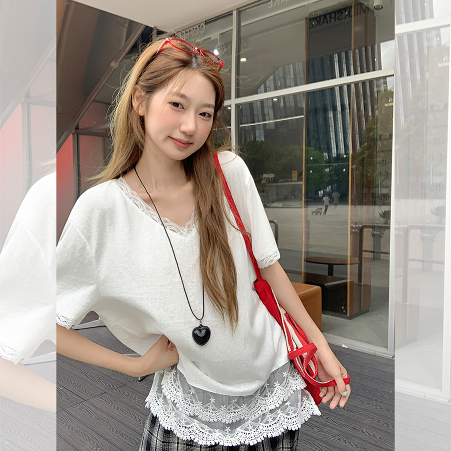 MY10831# 白色蕾丝拼接v领短袖T恤女夏季设计感宽松纯欲百搭小上衣女裝貨源服裝批發
