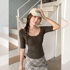 批发实拍实价U领短<b class='q'>袖</b><b class='q'>t</b><b class='q'>恤</b>女秋2025新款修身内搭辣妹纯欲风五分半<b class='q'>袖</b>上衣