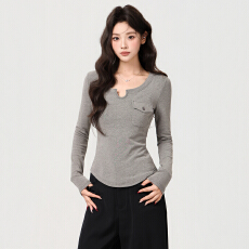 批发实拍实价韩系正肩V领长袖t恤女秋冬内搭<b class='q'>打底衫</b>修身显瘦设计感上衣