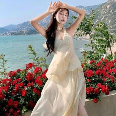 批发法式温柔风不规则挂脖吊带半身裙仙女夏超仙气质海边度假<b class='q'>长裙</b>套装