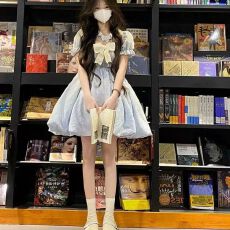 批发夏季新款温柔风浅蓝色泡泡袖<b class='q'>连衣裙</b>女显瘦纯欲风在逃公主<b class='q'>蓬蓬裙</b>