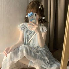 批发蓝色绣花无袖<b class='q'>连衣裙</b>夏季新款荷叶边拼接小个子穿搭少女蓬蓬蛋糕裙