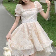 批发越韩小鱼 法式在逃生日小礼裙子公主裙穿搭燕尾长裙<b class='q'>蓬蓬裙</b>