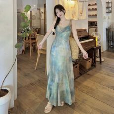 批发绿色鱼尾吊带连衣裙女夏季2026新款小个子海边度假高级感雪纺长裙