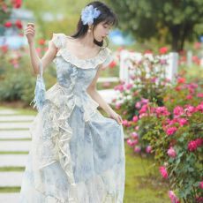 批发高级感<b class='q'>名媛</b>气质蕾丝<b class='q'>套装</b>夏季新款荷叶边甜美上衣高腰不规则半身裙