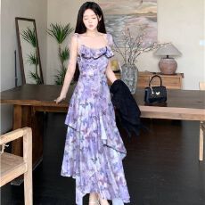 批发辣妹紫色<b class='q'>荷叶边</b>蝴蝶吊带<b class='q'>连衣裙</b>女夏季茶歇法式蕾丝不规则蛋糕长裙