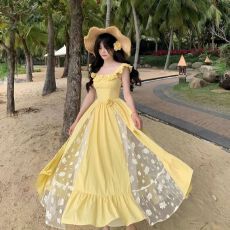 批发奶黄小清新2026夏季新款小飞袖吊带<b class='q'>连衣裙</b>女<b class='q'>荷叶边</b>设计感收腰长裙