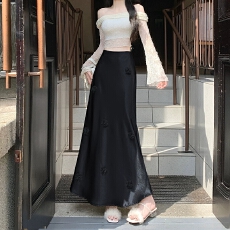 批发法式醋酸缎面鱼尾裙<b class='q'>半身裙</b><b class='q'>女</b>夏季新款立体裁剪半裙高腰气质包臀裙