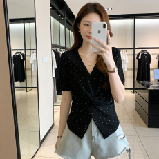 批发设计感扭结V领波点短袖雪纺衫女夏季大码胖mm高级感气质显瘦上衣