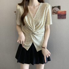 批发波点V领短袖t恤女夏季2026大码胖mm设计感扭结短款上衣法式打底衫