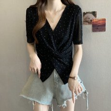 批发法式轻熟不规则V领扭结上衣女夏季大码胖妹妹高级复古气质波点T恤