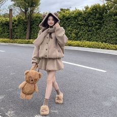 批发羊羔毛绒连帽小熊外套女2025年<b class='q'>秋</b>冬季新款加厚高腰花苞短裙套装