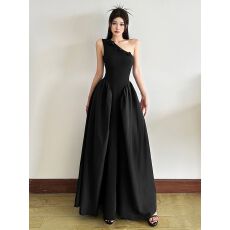 批发气质立体花朵设计斜领压褶连衣裙女2025年<b class='q'>夏季</b>新款黑色收腰<b class='q'>长裙</b>子