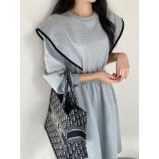 批发<b class='q'>韩国</b>chic气质飞飞袖撞色加绒保暖长裙子女初冬收腰显瘦<b class='q'>卫衣</b>连衣裙