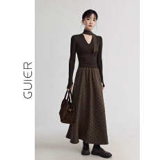 批发复古咖色气质v领T恤女秋冬内搭打底衫御姐风性感紧身短款长袖<b class='q'>上衣</b>