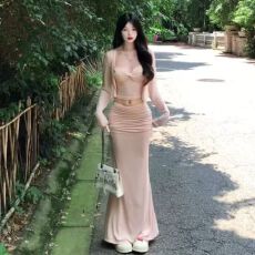批发三件套扭结吊带背心长袖开衫女<b class='q'>夏季</b>粉色套装鱼尾包臀半身裙
