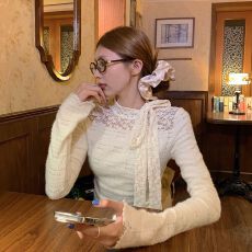 批发原版优质面料 <b class='q'>蕾丝</b>钩花半高领长袖小众蝴蝶结绑带打底衫内搭上衣