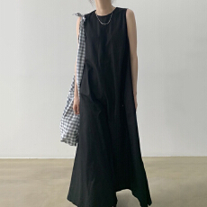 批发<b class='q'>韩国</b>chic极简主义 小众圆领宽松长款过膝大摆型背心连衣裙长