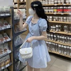 批发蓝色甜美格子<b class='q'>泡泡袖</b>方领<b class='q'>连衣裙</b>女学生夏季韩版收腰显瘦过膝a字裙
