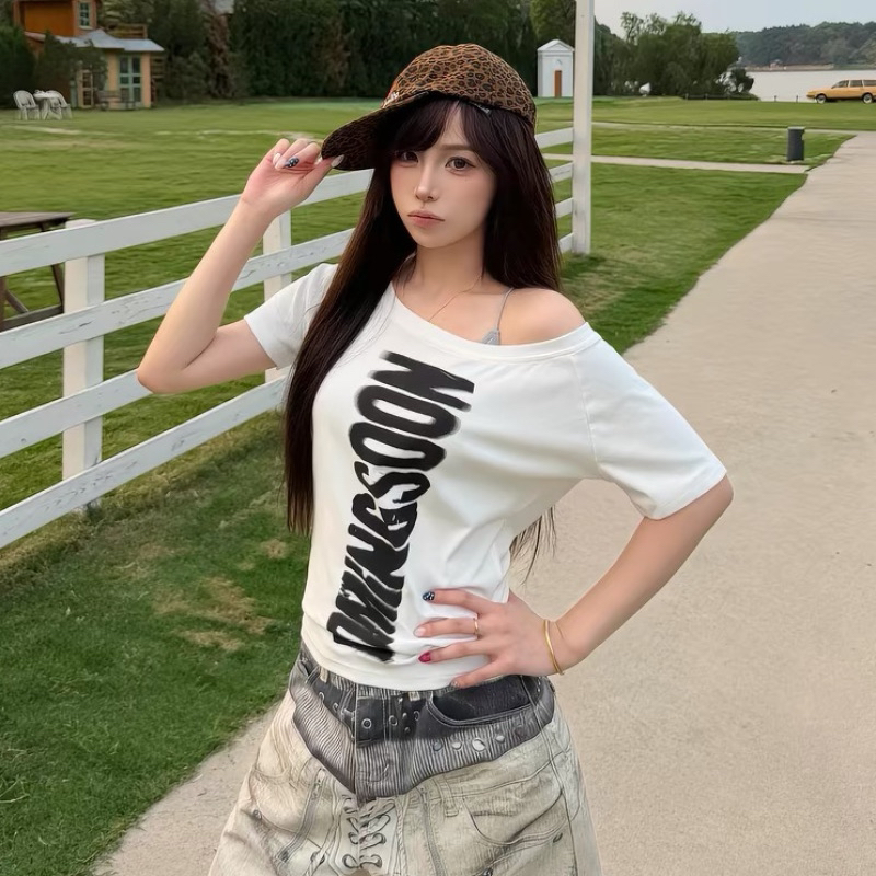 아메리칸 핫걸 비스듬한 어깨 알파벳 프린트 반팔 티셔츠 여성