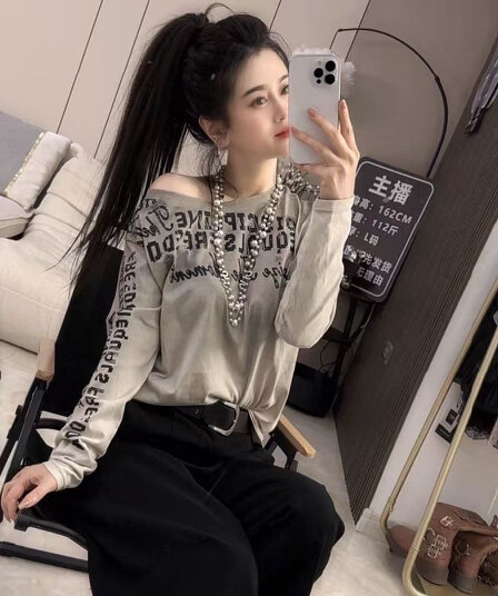눈꽃 면 비스듬한 칼라 오프숄더 여름 얇은 스타일 루즈핏 알파벳 프린트 긴팔 티셔츠 아메리칸 레트로 블라우스 맨위