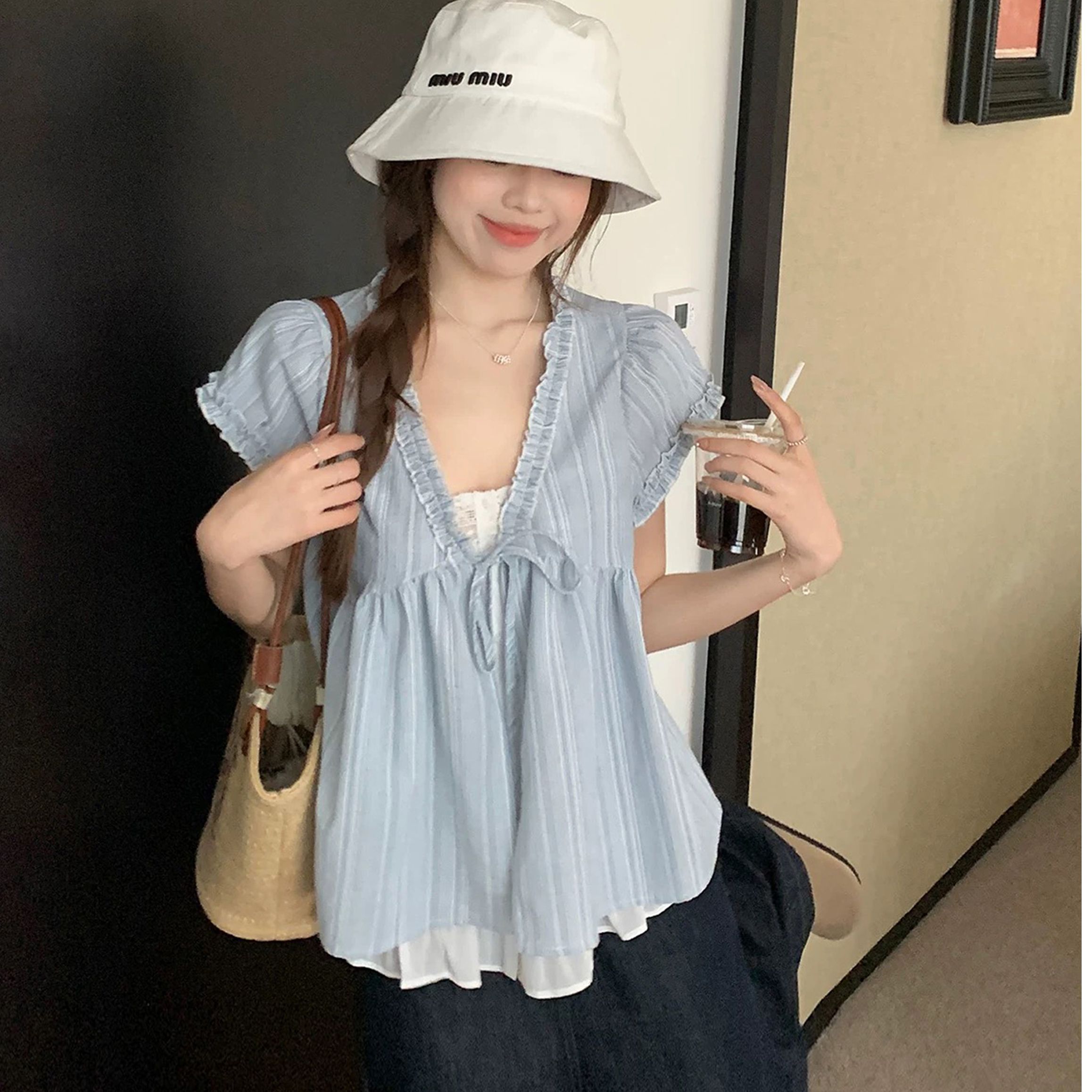 우 77 루즈핏 한국 스타일 페이크 레이어드 반팔 파란색 인형 셔츠 V 넥 셔츠 프릴 레이스업 디자인 센스 맨위