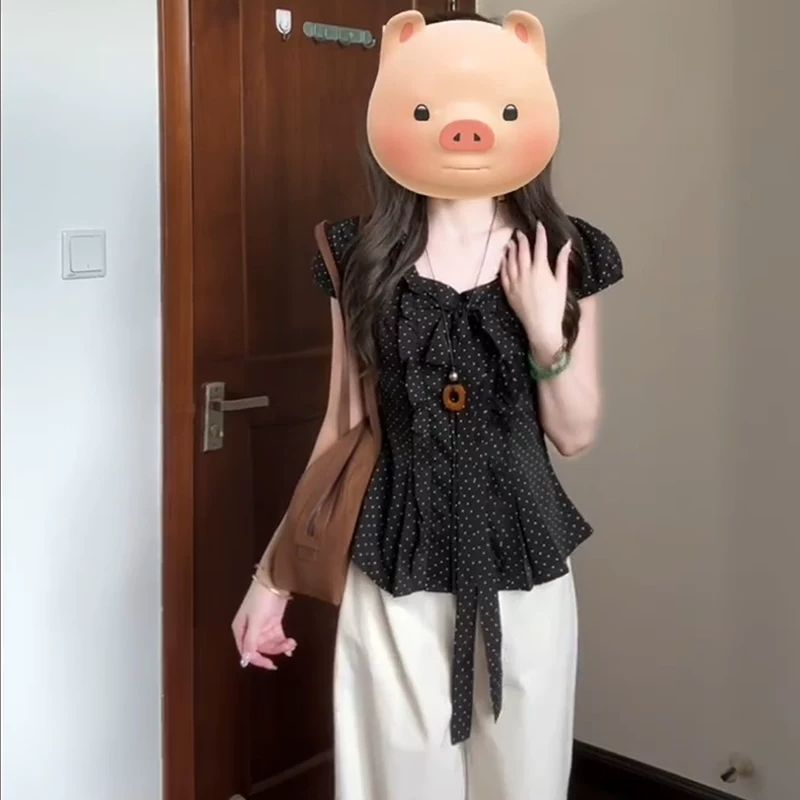 한 부서 도트 무늬 나비 매듭 반팔 여성 셔츠 여름 디자인 센스 작은 대중 주름 허리 수축 몸매 가꾸기 달콤한 핫걸 맨위