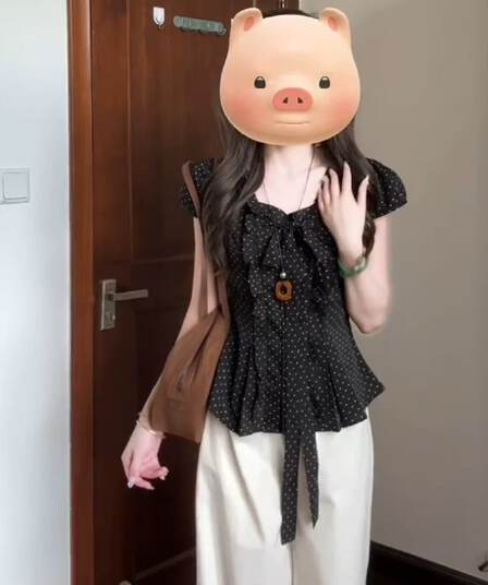 한 부서 도트 무늬 나비 매듭 반팔 여성 셔츠 여름 디자인 센스 작은 대중 주름 허리 수축 몸매 가꾸기 달콤한 핫걸 맨위