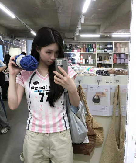 아메리칸 운동 바람 저지 V넥 숫자 프린트 배색 반팔 티셔츠 여성 여름 몸매 가꾸기 슬림해 보이는 디자인 센스 맨위