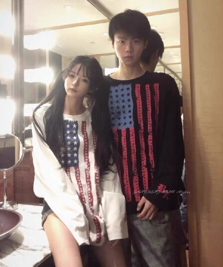 아메리칸 레트로 마 오래된 국기 프린트 긴팔 티셔츠 여성 루즈핏 캐주얼 다용도 조수 브랜드 커플 디자인 센스 맨위