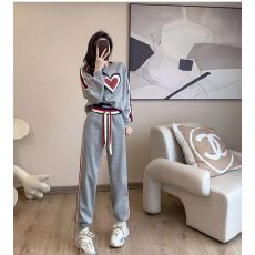 批发<b class='q'>时尚</b>运动套装女2026秋新款拼接爱心长袖卫衣束脚裤两件套