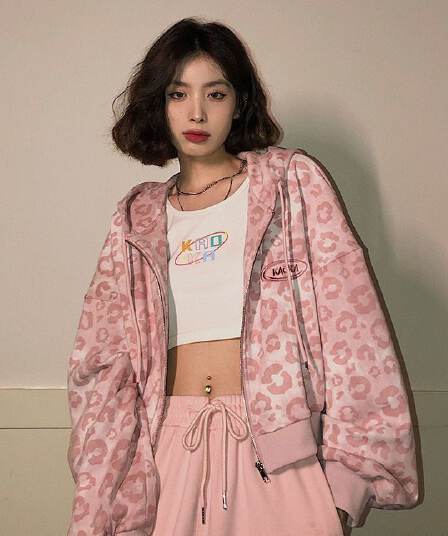2026 핑크색 레오파드 무늬 쇼트 스타일 오픈 가디건 여성 코트 봄 가을 새로운 루즈핏 항구 바람 레트로 후드 티 스웨터 트렌디