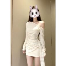 批发法式纯欲风斜肩系带连衣裙子女2026冬季新款收腰内搭修身包臀短裙