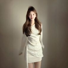 批发法式纯欲风斜肩系带连衣裙子女2026冬季新款收腰内搭修身包臀短裙