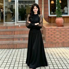 批发2026春夏高级感修身显瘦裙子新款法式轻熟黑色网纱长袖连衣裙女