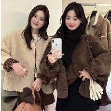 批发2026秋冬三色新款豹纹袖拼接羊羔毛一体绒<b class='q'>外套女</b>圆领宽松韩版上衣