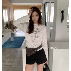 批发大圆领一字肩字母印花<b class='q'>长袖</b>T恤女修身显瘦上衣<b class='q'>打底衫</b>