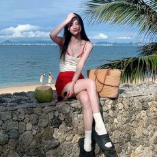 批发재고있음性感四件套韩版ins风多巴胺显身材辣妹小胸聚拢泳装