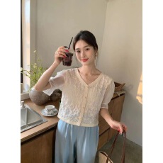 批发已出货 韩系V领刺绣勾花<b class='q'>针织衫</b>女 夏季短款小香风设计感