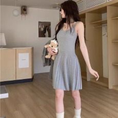 批发2024<b class='q'>夏</b>季新款韩版时尚气质高腰A字百褶裙吊带裙