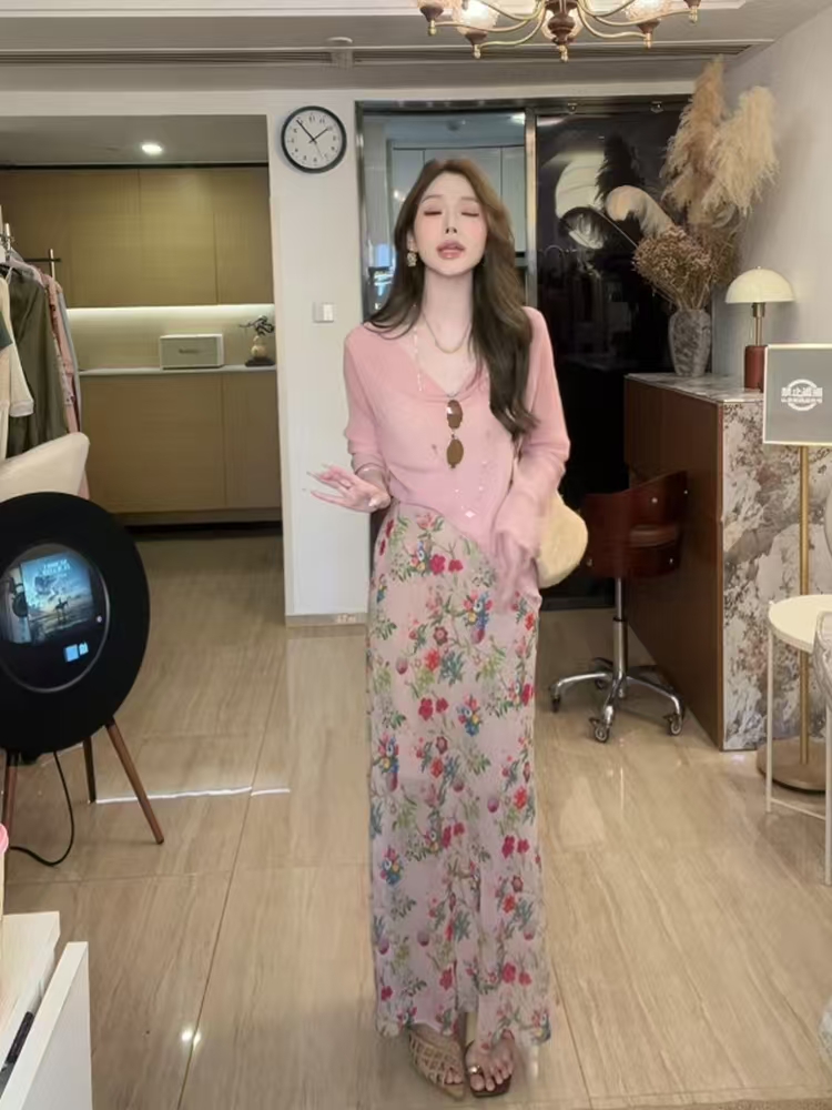 휴가 여행 바람 핑크색 조지사 맨위 셔츠 긴팔 장미 정원 반신 스커트