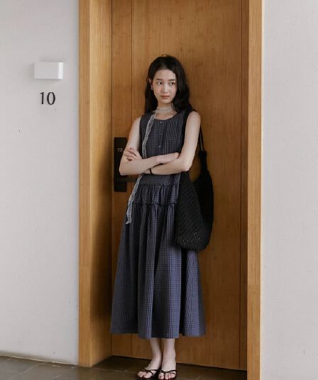 2026 년 여름 새로운 문예 바람 한여름 블루 프릴 디자인 체크무늬 레이스업 여성 드레스