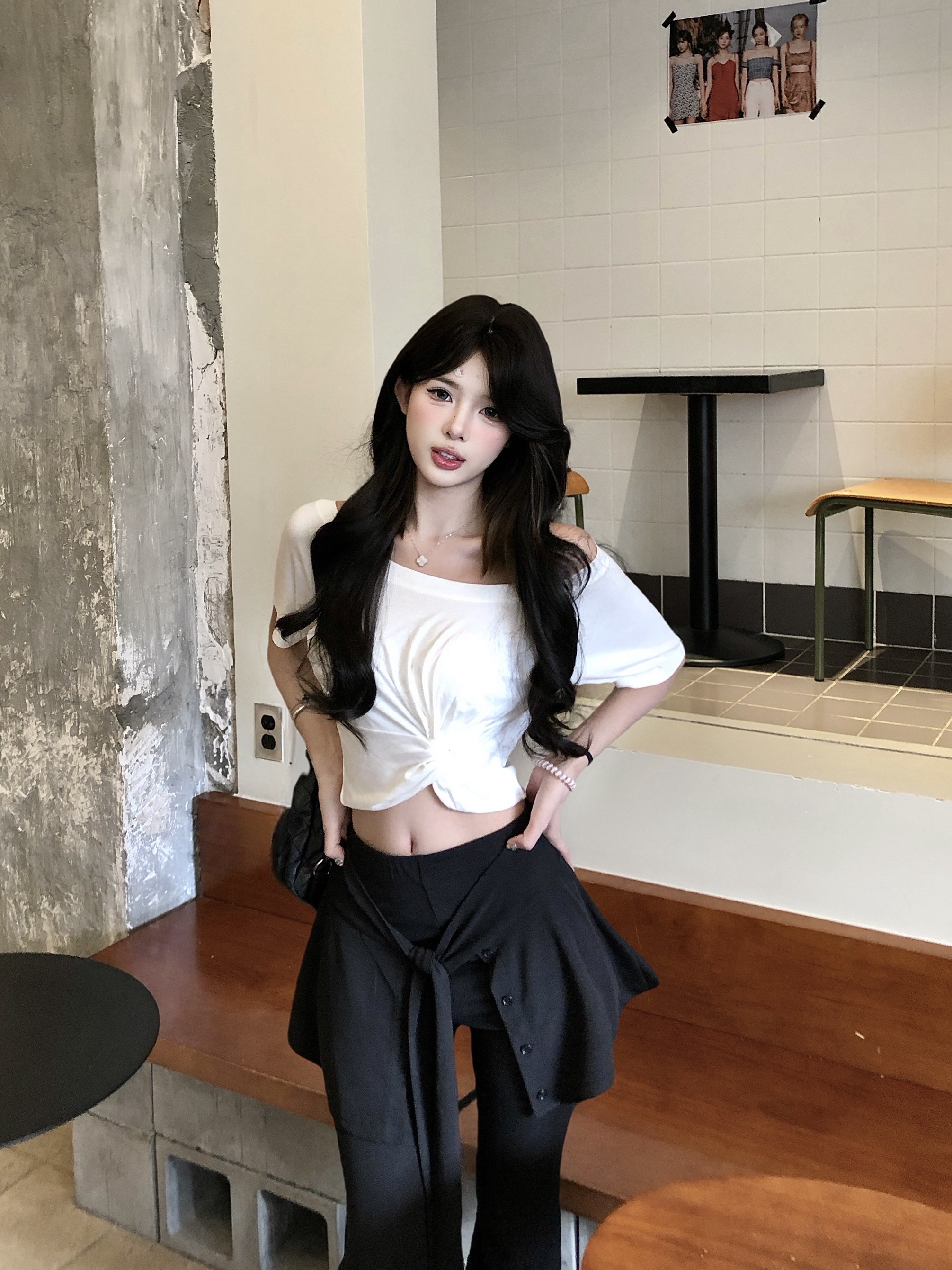 실사 순수한 욕망 핫걸 비틀림 디자인 오프숄더 짧은 맨위 페이크 레이어드 스트랩 스택 착용 부츠컷 캐주얼 바지