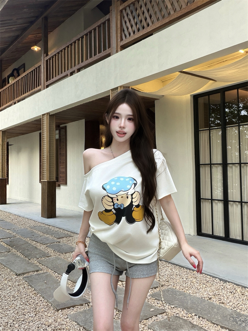 실사 만화 프린트 비스듬한 어깨 반팔 티셔츠 여성 루즈핏 대 에디션 디자인 센스 오프숄더 맨위