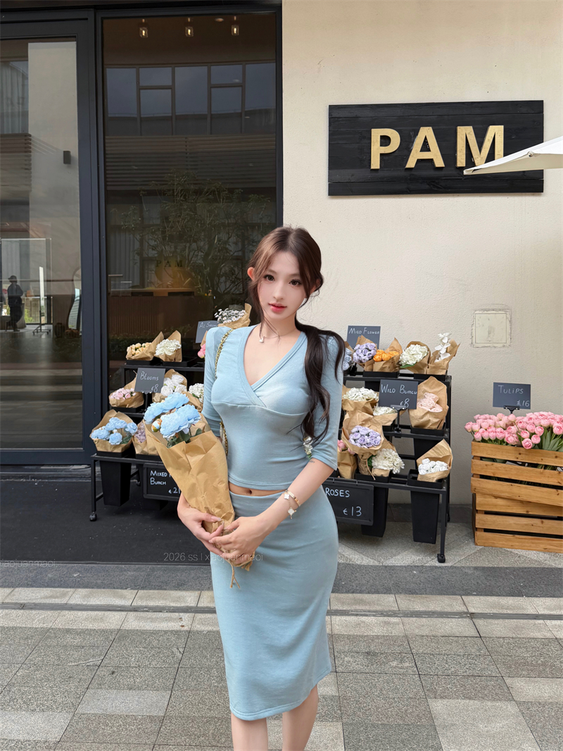 실사 프랑스식 순수한 욕망 세트 그룹 V넥 반팔 중간 스커트 롱 스커트 더블 버전 몸매 가꾸기 슬림해 보이는 세트