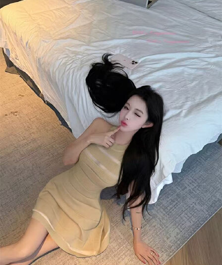 실사 천 골드 센스 홀로우 아웃 디자인 센스 행침 목 오프숄더 슬립 인사이드 가져 가라. 여름 섹시함 맨위 여성